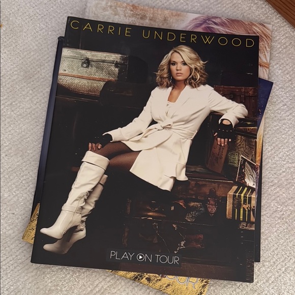 Carrie Underwood Tour Program Collection - Picture 3 of 7